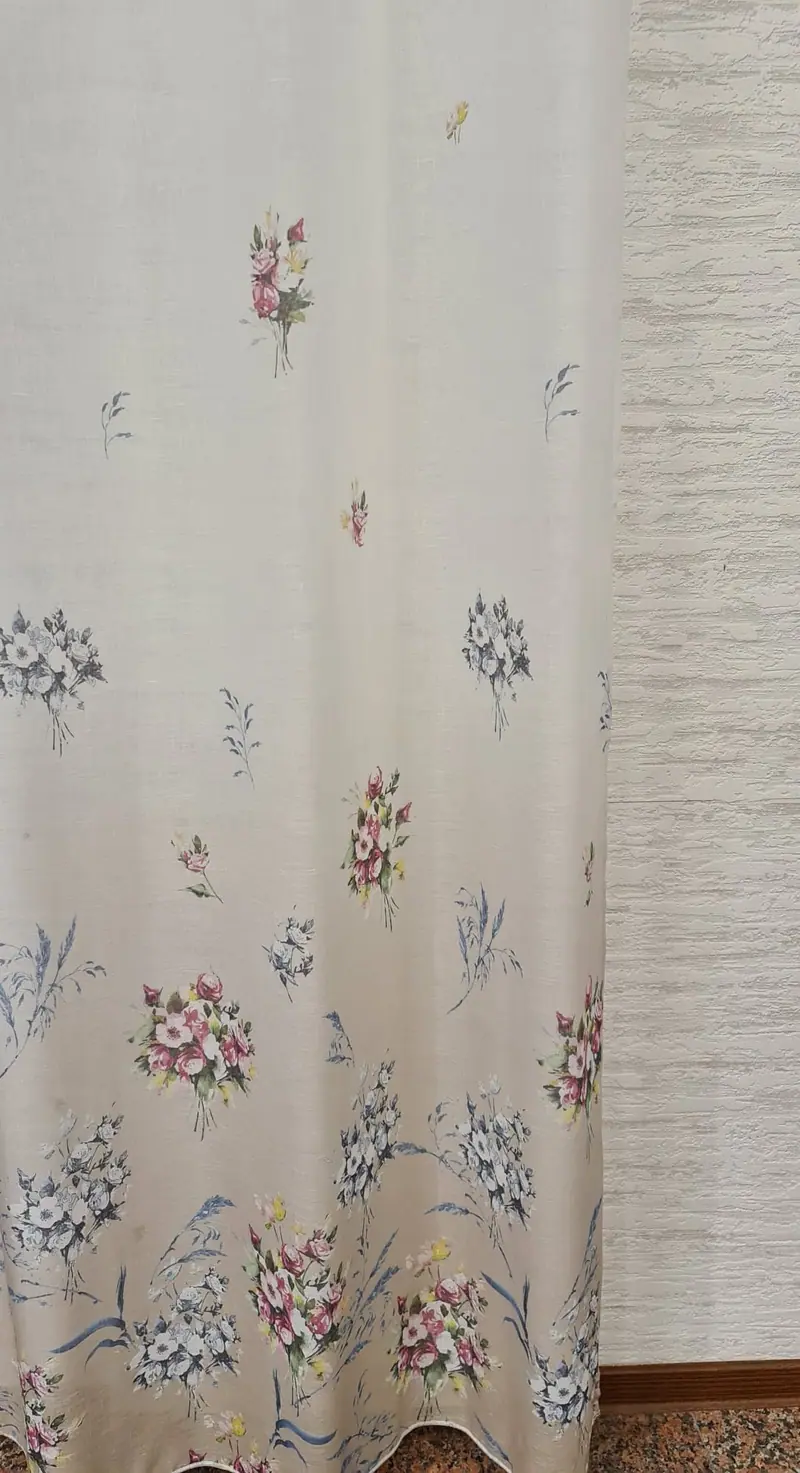Perdea 412CVK3435/02, in cu model floral țesut, multicolor